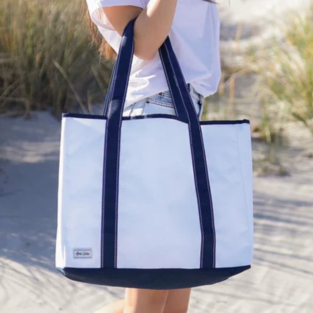 AME & LULU Sun and Sea Tote Bag NWT White and Navy Nylon Lightweight